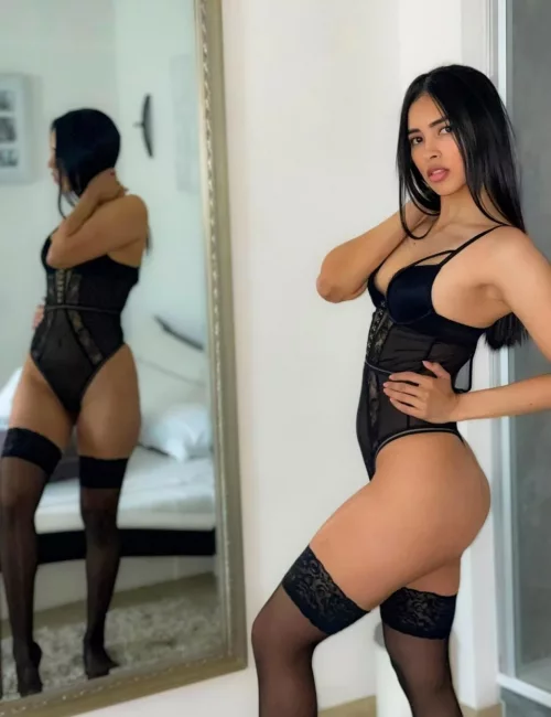 Sabina photo 5, latino, average, black hair, 166 cm, 58 kg, Small bust, Hong Kong
