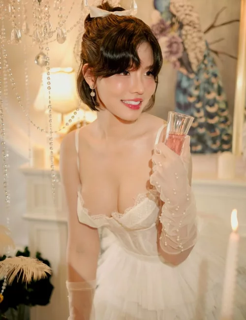 Natasha photo 10, asian, average, brunette, 170 cm, 62 kg, Small bust, Hong Kong