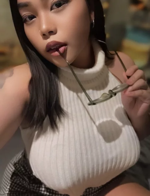 Cherri photo 1, asian, busty, black hair, 166 cm, 55 kg, Large bust, Hong Kong