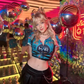 Gina photo 4, latino, average, blonde hair, 170 cm, 62 kg, Medium bust, Hong Kong
