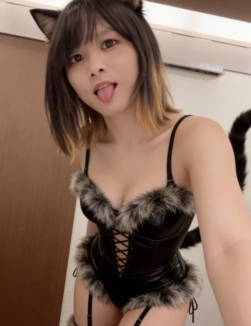 Minami photo 5, asian, petite, black hair, 160 cm, 56 kg, Small bust, Hong Kong