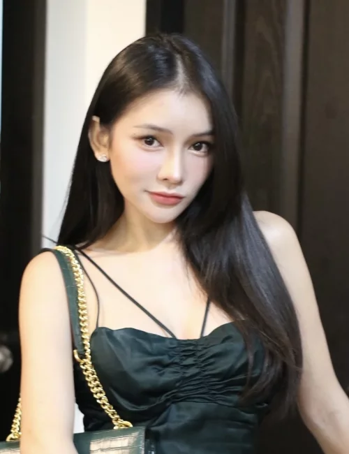 Daonin photo 11, asian, petite, black hair, 160 cm, 51 kg, Small bust, Hong Kong