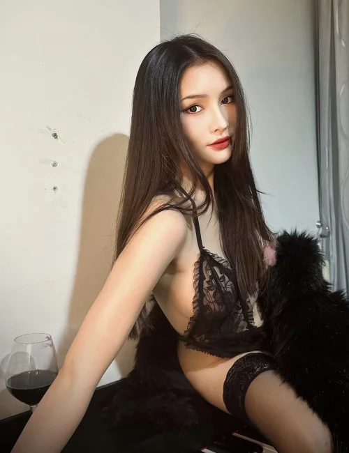 Daonin photo 4, asian, petite, black hair, 160 cm, 51 kg, Small bust, Hong Kong