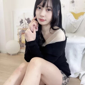 Aai photo 2, asian, petite, black hair, 155 cm, 52 kg, Medium bust, Hong Kong