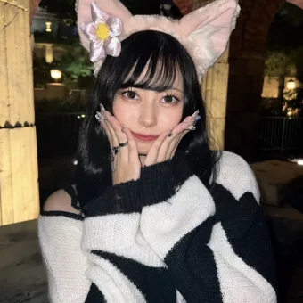 Aai photo 4, asian, petite, black hair, 155 cm, 52 kg, Medium bust, Hong Kong