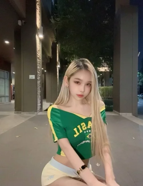 Sirena photo 3, asian, athletic, blonde hair, 167 cm, 56 kg, Small bust, Hong Kong