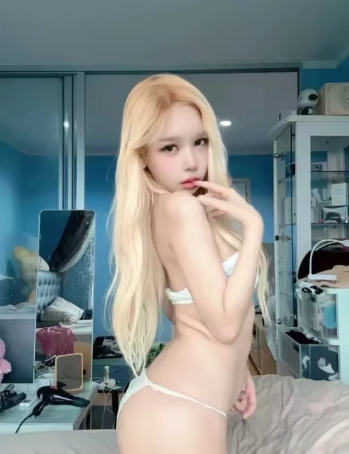 Sirena photo 8, asian, athletic, blonde hair, 167 cm, 56 kg, Small bust, Hong Kong