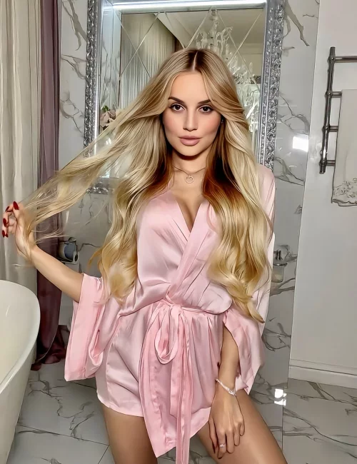 Veronika photo 7, european, petite, blonde hair, 162 cm, 53 kg, Medium bust, Hong Kong