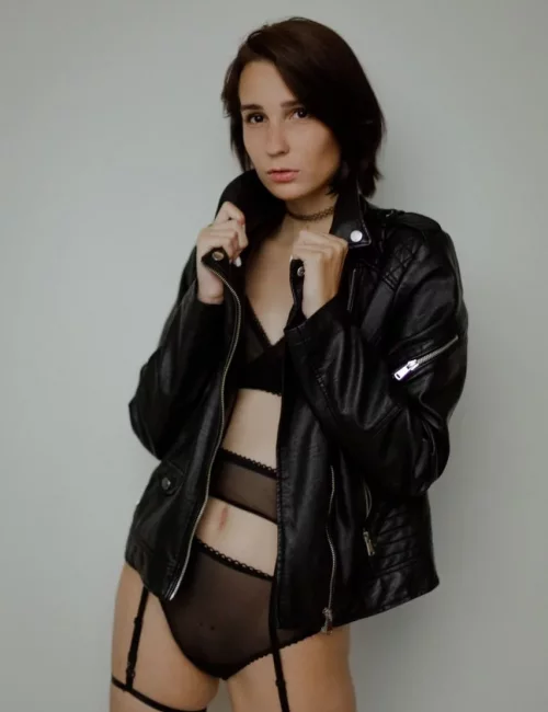 Polina photo 1, slavic, average, brunette, 175 cm, 68 kg, Small bust, Hong Kong