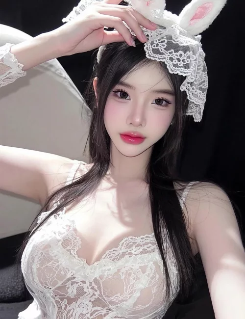Somjai photo 1, asian, athletic, black hair, 166 cm, 53 kg, Small bust, Hong Kong