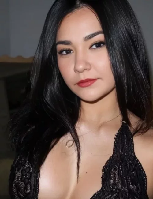 Hyun photo 2, asian, busty, black hair, 165 cm, 52 kg, Large bust, Hong Kong
