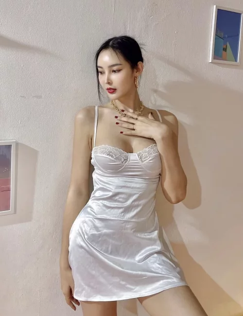 Nook photo 9, asian, athletic, black hair, 173 cm, 60 kg, Medium bust, Hong Kong