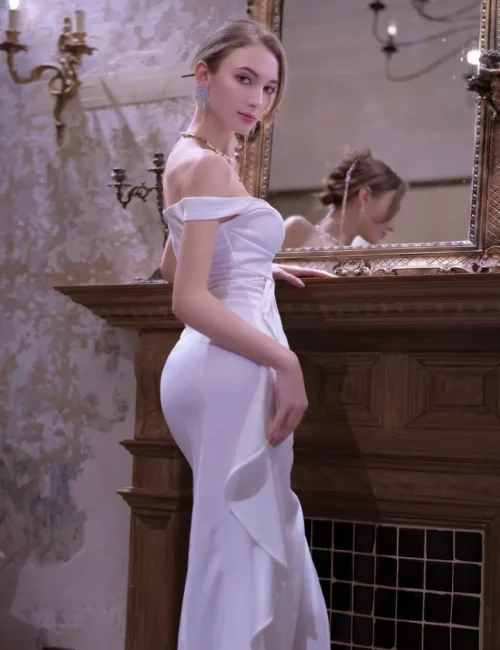Sloane photo 3, slavic, athletic, brunette, 174 cm, 62 kg, Medium bust, Hong Kong