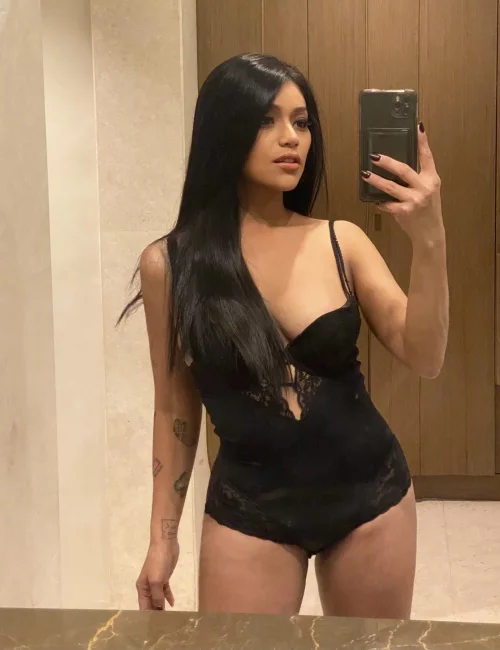 Perla photo 3, latino, slim, black hair, 157 cm, 44 kg, Medium bust, Hong Kong