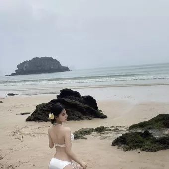 Ratchanee photo 3, asian, average, black hair, 166 cm, 58 kg, Medium bust, Hong Kong