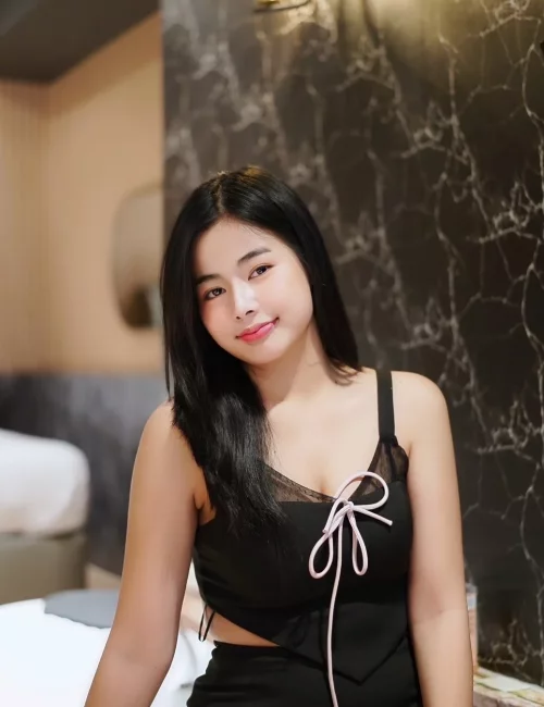Yeji photo 4, asian, average, black hair, 163 cm, 56 kg, Small bust, Hong Kong
