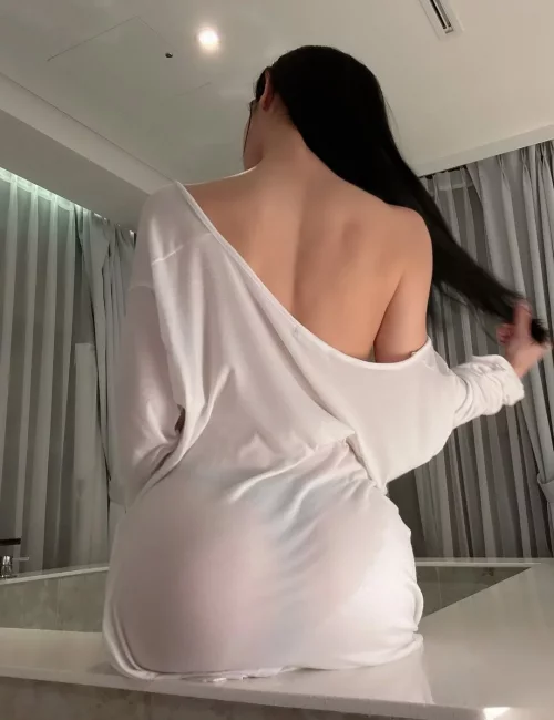 Anong photo 2, asian, average, black hair, 163 cm, 53 kg, Medium bust, Hong Kong