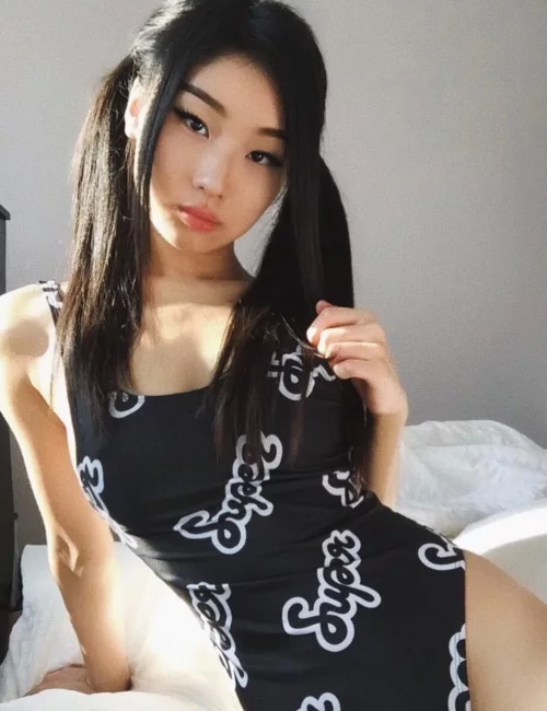 Junna photo 2, asian, busty, black hair, 167 cm, 56 kg, Large bust, Hong Kong