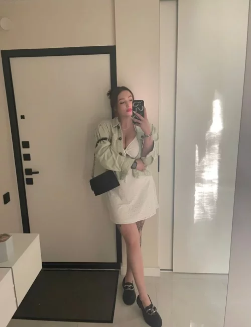 Dominica photo 7, slavic, curvy, brunette, 173 cm, 64 kg, Large bust, Hong Kong