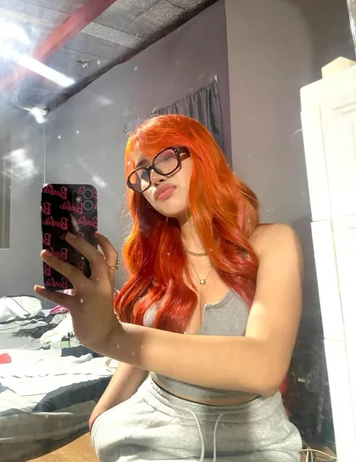 Nadia photo 4, asian, average, red hair, 164 cm, 51 kg, Medium bust, Hong Kong