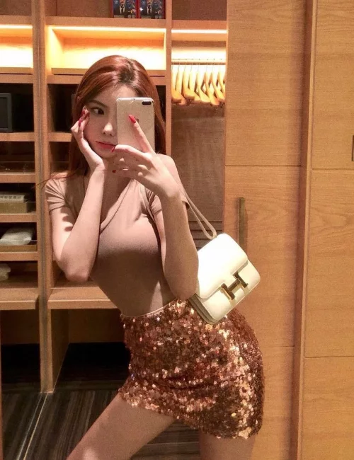Malia photo 2, asian, athletic, brunette, 168 cm, 56 kg, Medium bust, Hong Kong