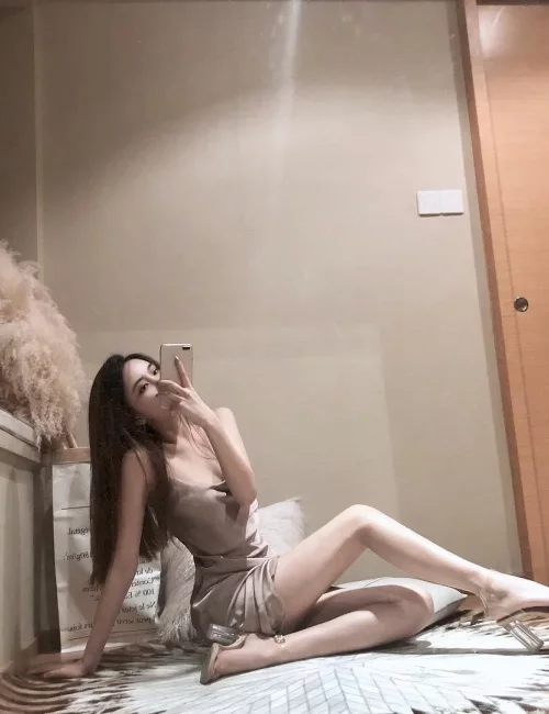 Malia photo 5, asian, athletic, brunette, 168 cm, 56 kg, Medium bust, Hong Kong