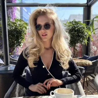 Keira photo 2, european, average, blonde hair, 165 cm, 58 kg, Medium bust, Hong Kong