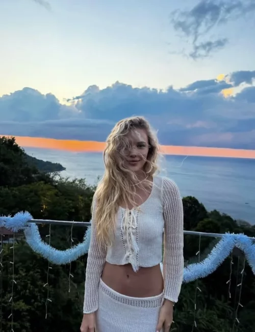 Keira photo 3, european, average, blonde hair, 165 cm, 58 kg, Medium bust, Hong Kong