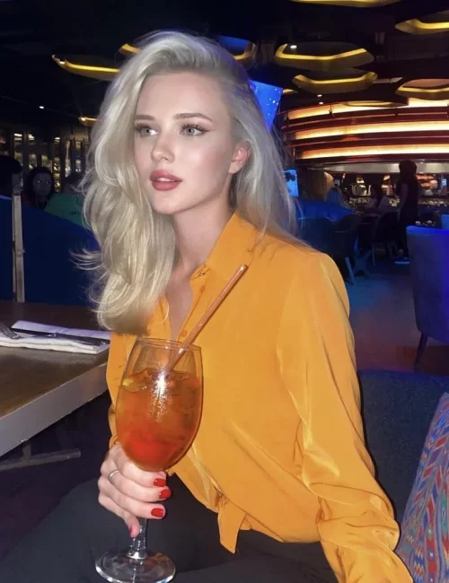 Keira photo 4, european, average, blonde hair, 165 cm, 58 kg, Medium bust, Hong Kong
