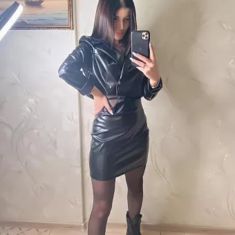 Freya photo 5, european, petite, black hair, 159 cm, 49 kg, Small bust, Hong Kong