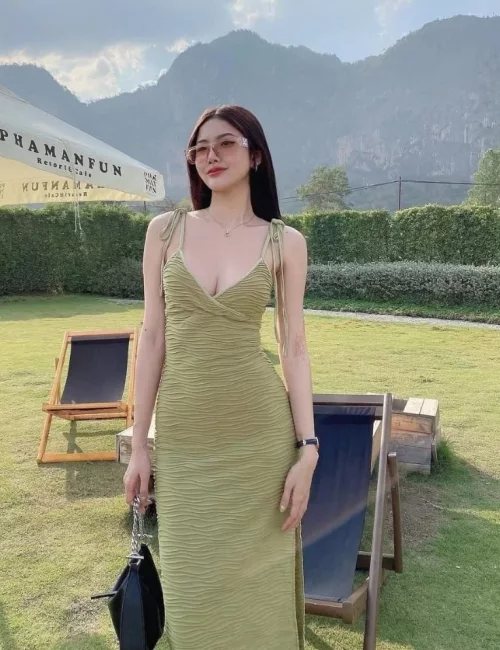 Jieun photo 1, asian, average, black hair, 165 cm, 59 kg, Medium bust, Hong Kong