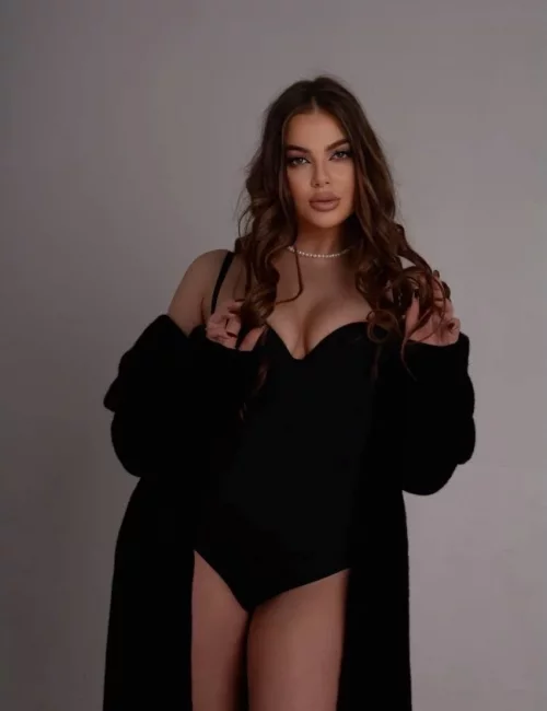 Shanti photo 12, slavic, athletic, brunette, 167 cm, 55 kg, Medium bust, Hong Kong