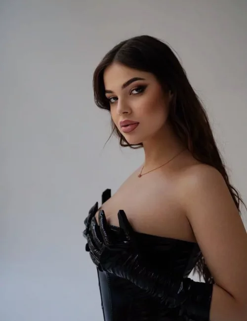 Shanti photo 17, slavic, athletic, brunette, 167 cm, 55 kg, Medium bust, Hong Kong