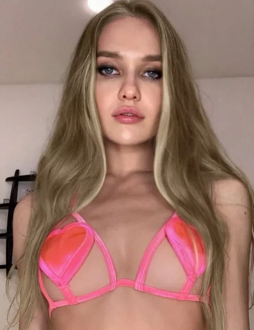 Piyamas photo 6, european, average, blonde hair, 173 cm, 63 kg, Small bust, Hong Kong