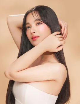 Raven photo 1, asian, petite, black hair, 162 cm, 51 kg, Small bust, Hong Kong