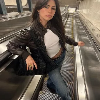 Patience photo 2, asian, average, black hair, 167 cm, 59 kg, Small bust, Hong Kong