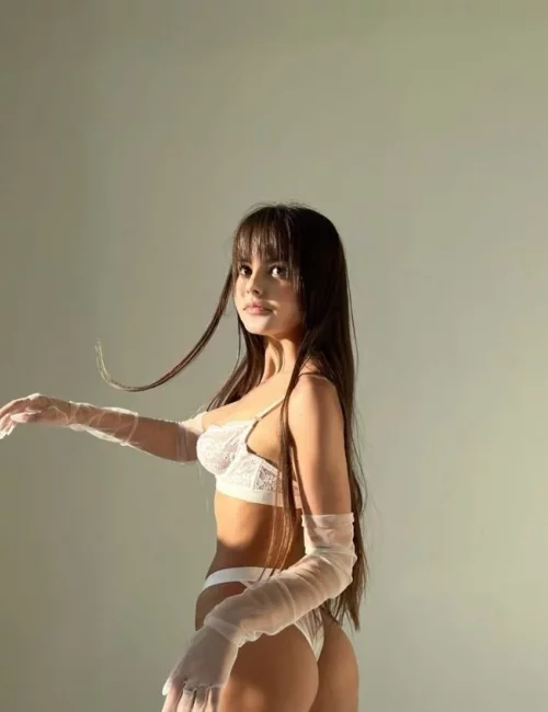 Shaila photo 4, slavic, average, black hair, 167 cm, 60 kg, Small bust, Hong Kong