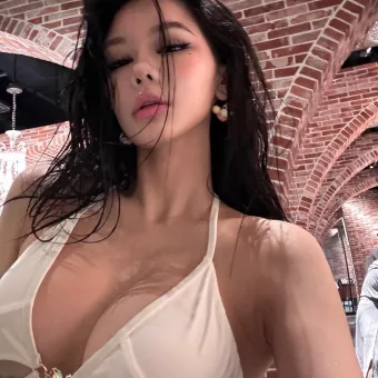 Tomoe photo 2, asian, busty, black hair, 165 cm, 55 kg, Large bust, Hong Kong