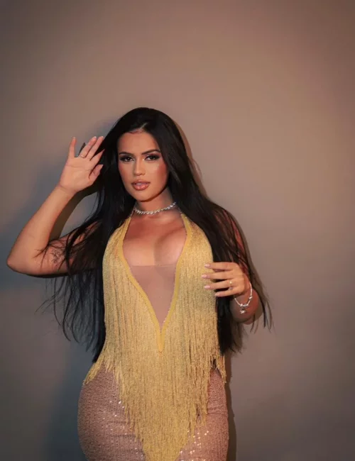 Selena photo 5, latino, average, black hair, 170 cm, 63 kg, Medium bust, Hong Kong