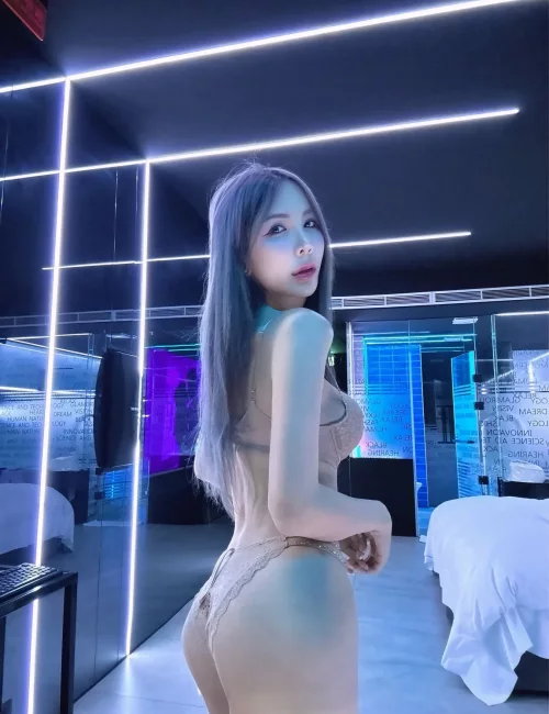 Aoi photo 2, asian, athletic, brunette, 169 cm, 57 kg, Medium bust, Hong Kong