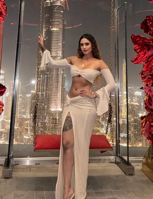 Paola photo 13, latino, average, brunette, 167 cm, 59 kg, Medium bust, Hong Kong