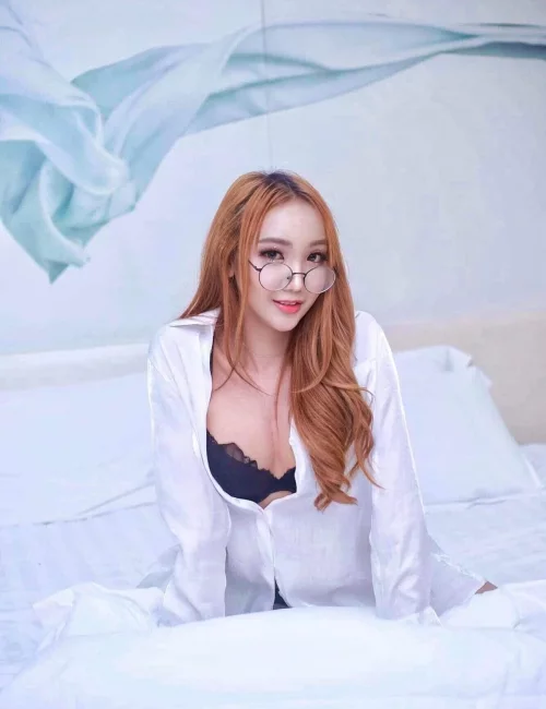 Daphne photo 5, asian, athletic, brunette, 165 cm, 52 kg, Small bust, Hong Kong