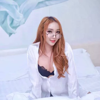 Daphne photo 5, asian, athletic, brunette, 165 cm, 52 kg, Small bust, Hong Kong