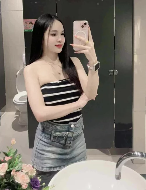 Kornkanok photo 1, asian, slim, black hair, 155 cm, 44 kg, Small bust, Hong Kong