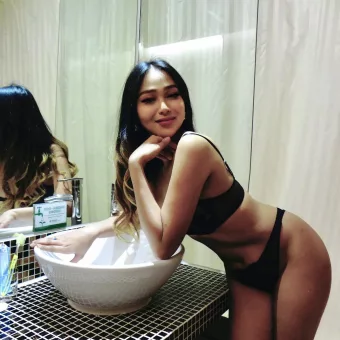 Kavya photo 2, asian, petite, black hair, 152 cm, 45 kg, Medium bust, Hong Kong