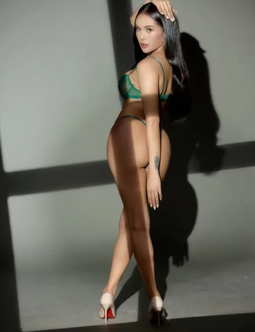 Hinako photo 8, slavic, petite, black hair, 158 cm, 53 kg, Medium bust, Hong Kong