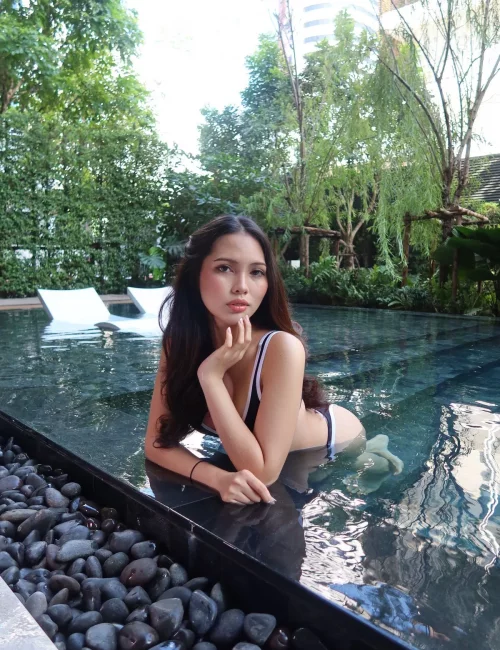 Warunee photo 7, european, average, black hair, 163 cm, 56 kg, Medium bust, Hong Kong