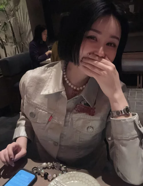 Wanying photo 4, asian, petite, black hair, 157 cm, 49 kg, Small bust, Hong Kong