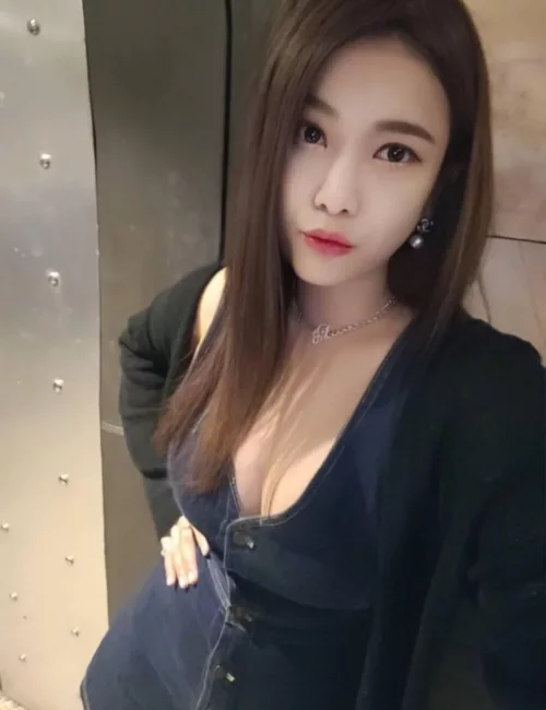 Amrita photo 7, asian, busty, brunette, 159 cm, 51 kg, Large bust, Hong Kong