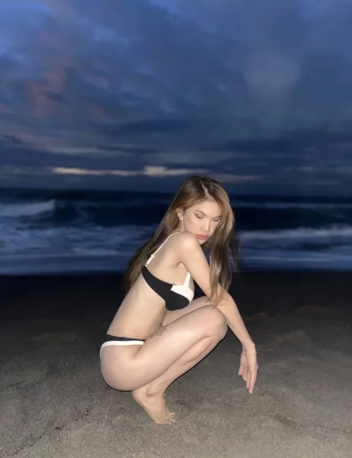 Shiny photo 9, asian, curvy, brunette, 165 cm, 58 kg, Large bust, Hong Kong